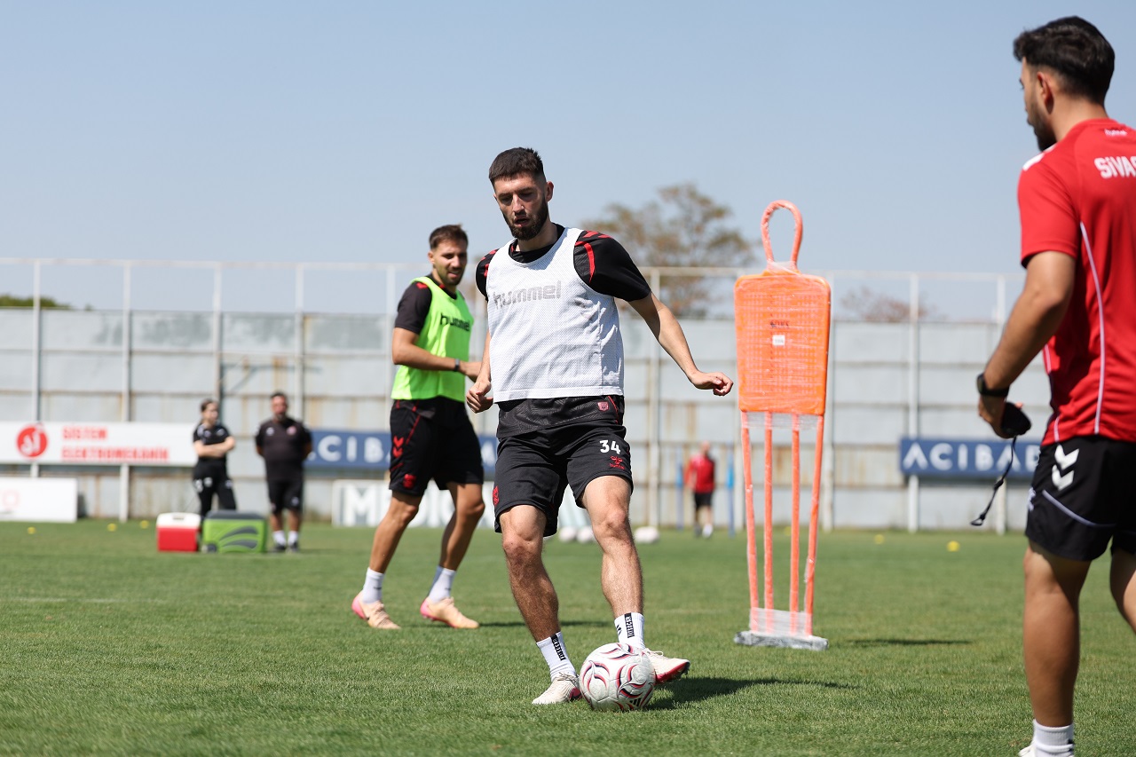 aa-20260914-42464586-42464585-sivasspor-keciorengucu-macinin-hazirliklarina-basladi.jpg
