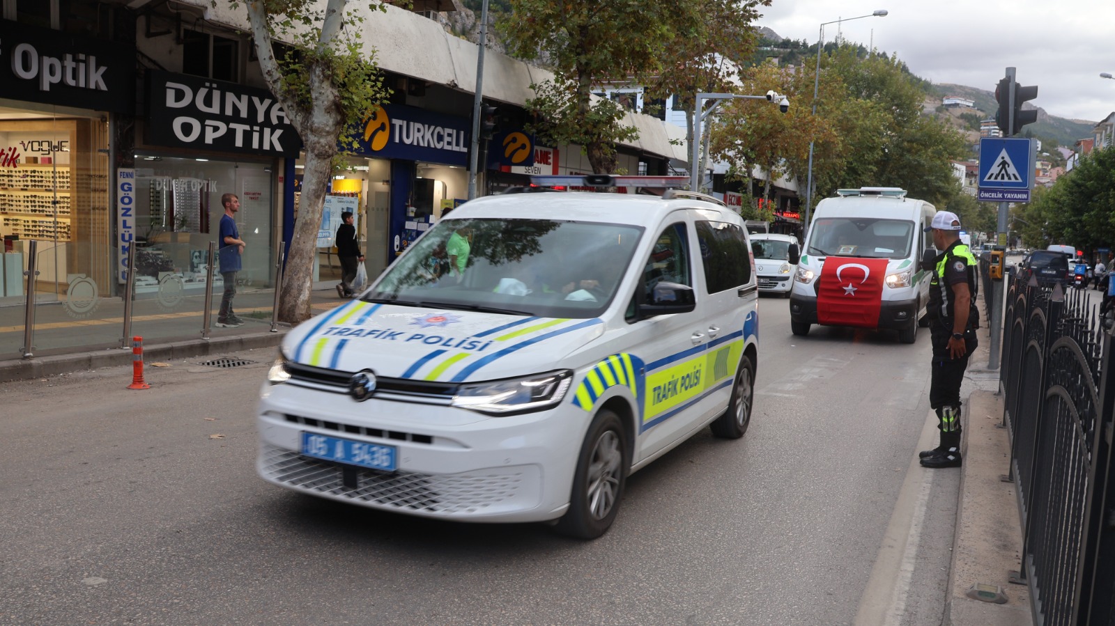 sehit-polisin-cenazesini-meslektaslari-s-1513391-450288.jpg