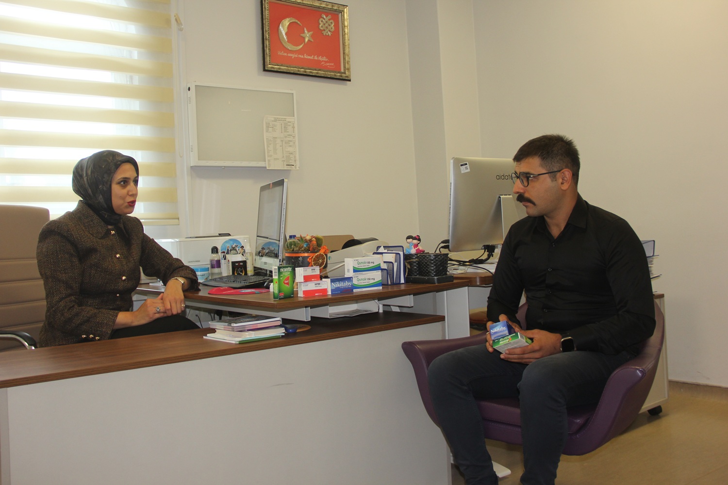 aa-20260927-42582778-42582777-kalp-krizi-gecirince-son-paketini-poliklinikte-kirarak-sigarayi-birakti.jpg