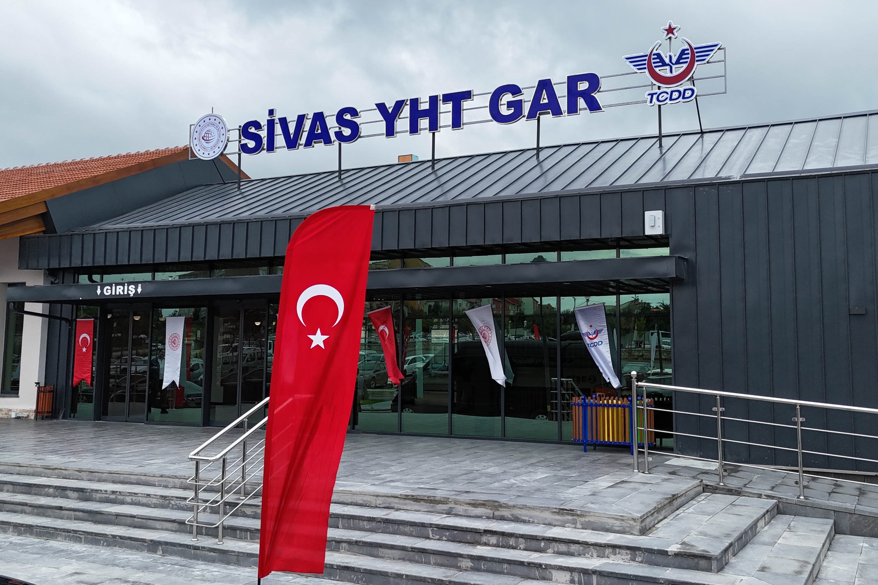 hts3slyxsaanfti.jpg
