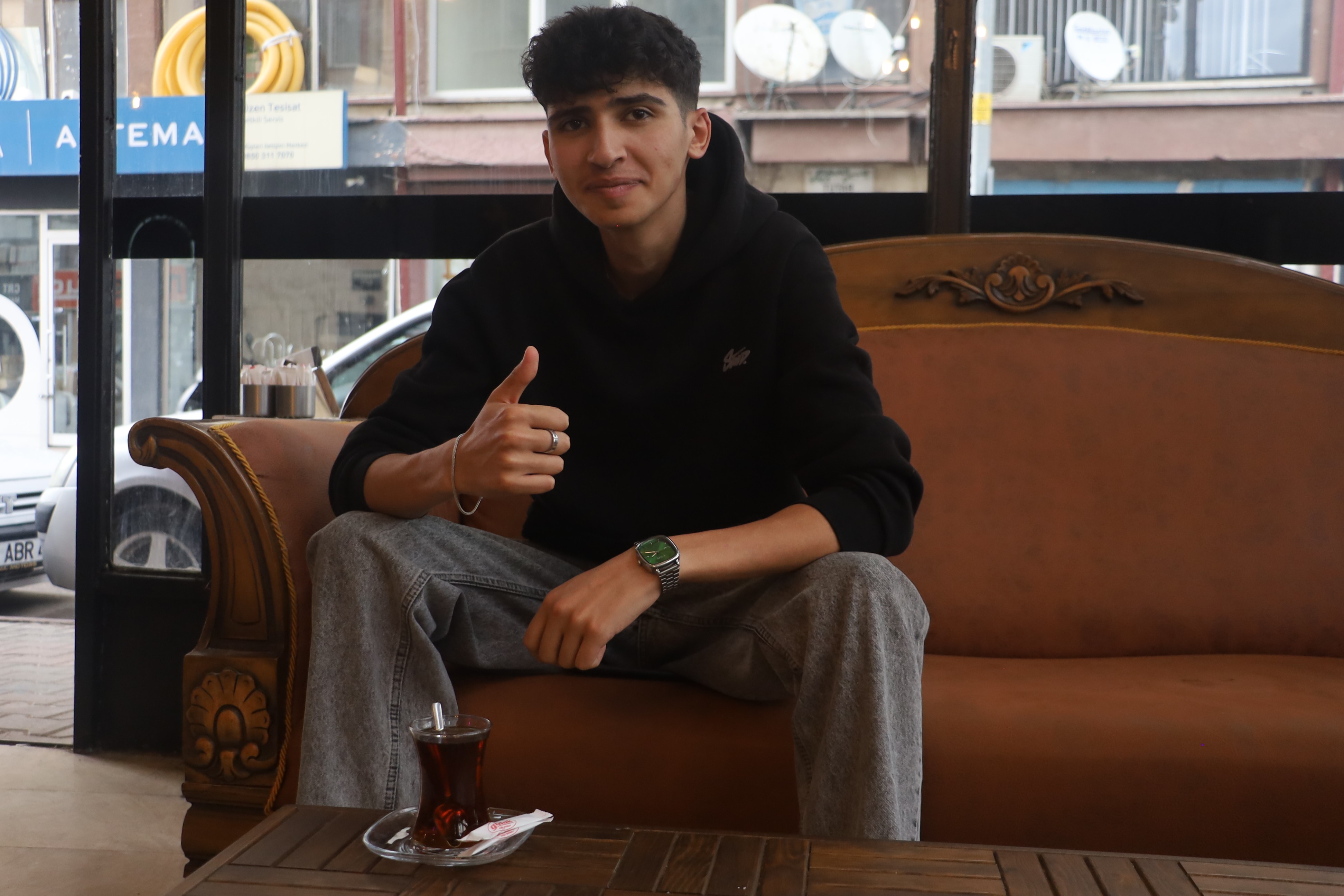 aw798450-05.jpg