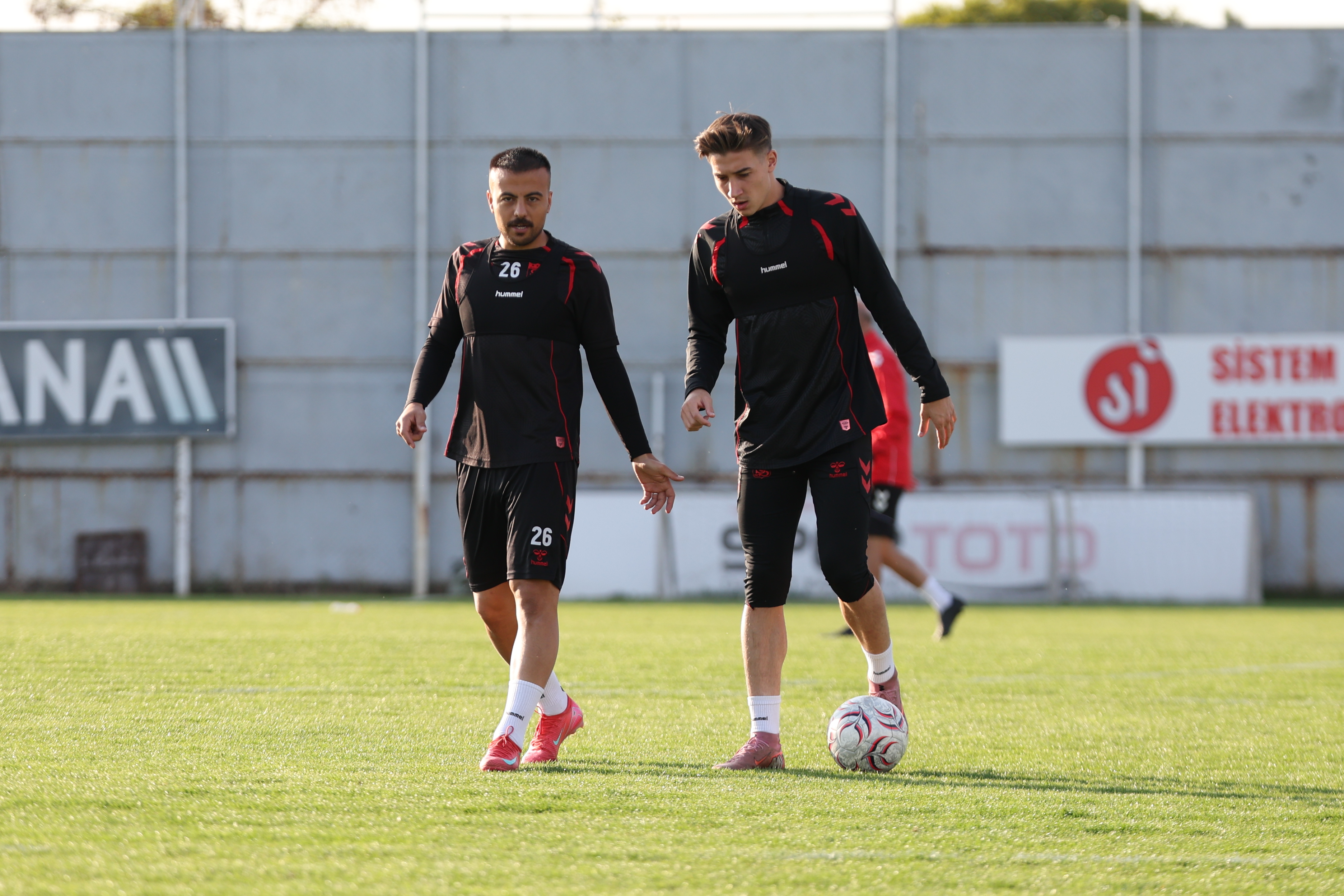 aa-20261008-42697538-42697536-sivasspor-pendikspor-macina-hazir.jpg