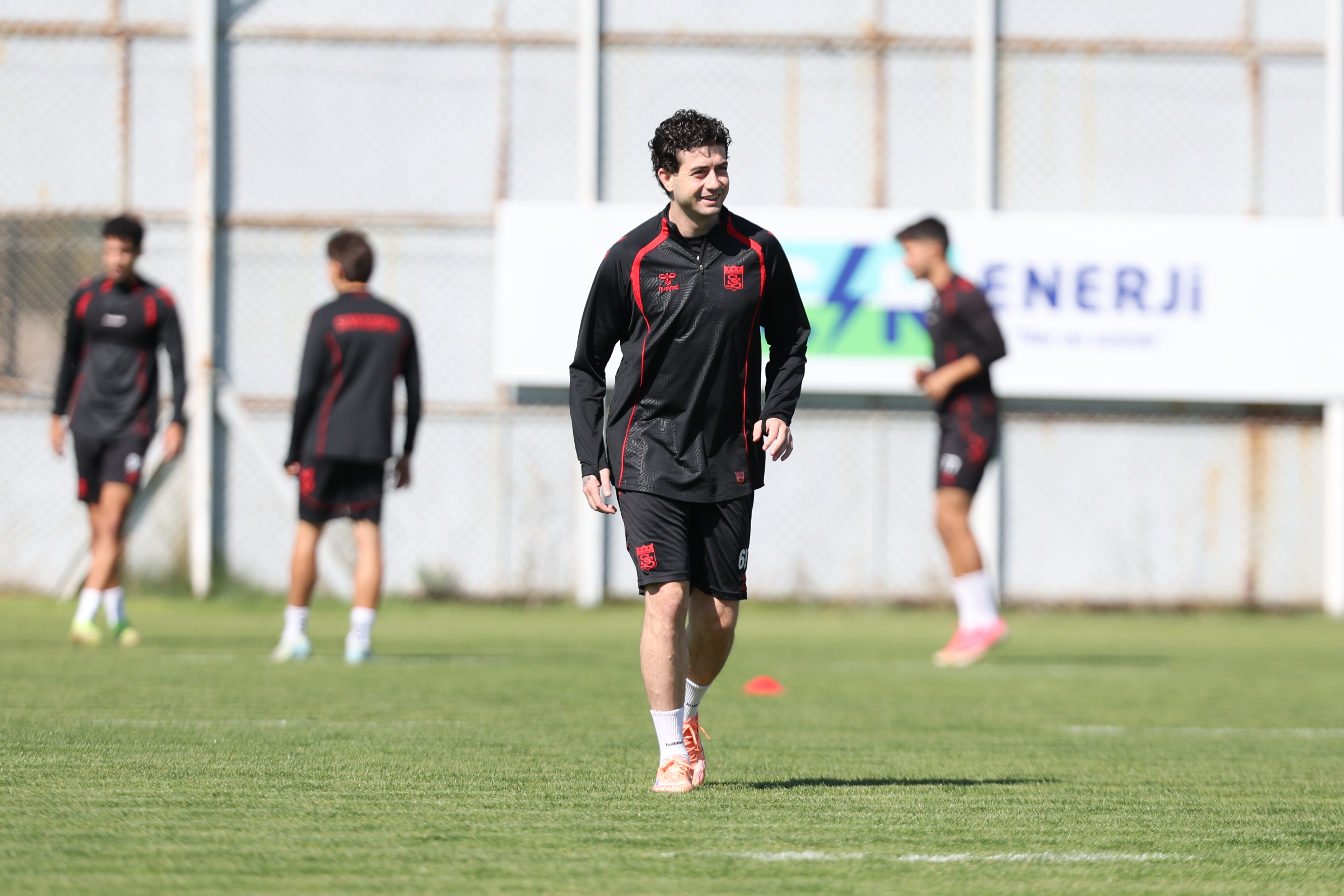 aa-20261010-42712705-42712701-sivasspor-bandirmaspor-macinin-hazirliklarina-basladi.jpg