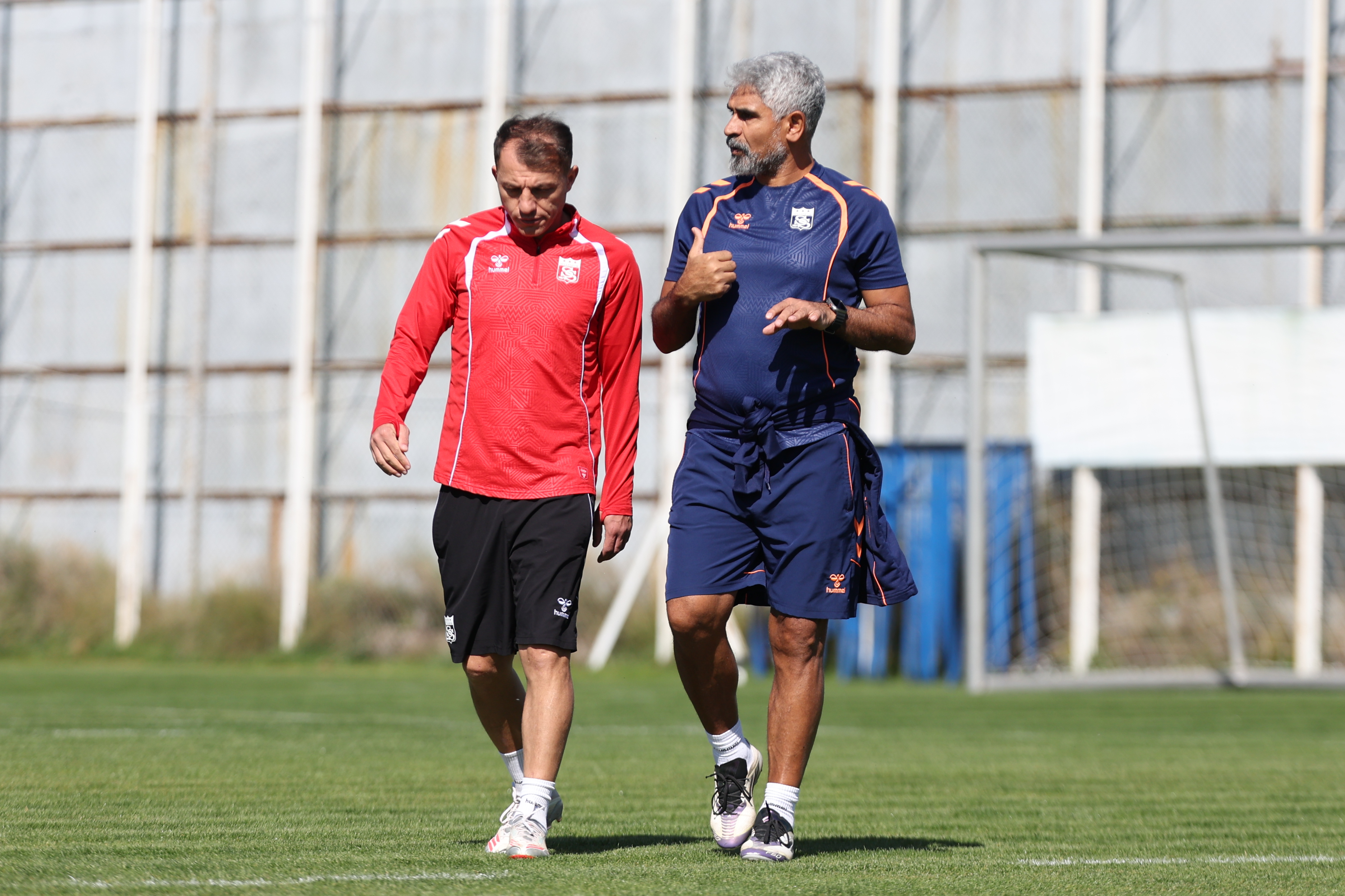 aa-20261010-42712705-42712704-sivasspor-bandirmaspor-macinin-hazirliklarina-basladi.jpg