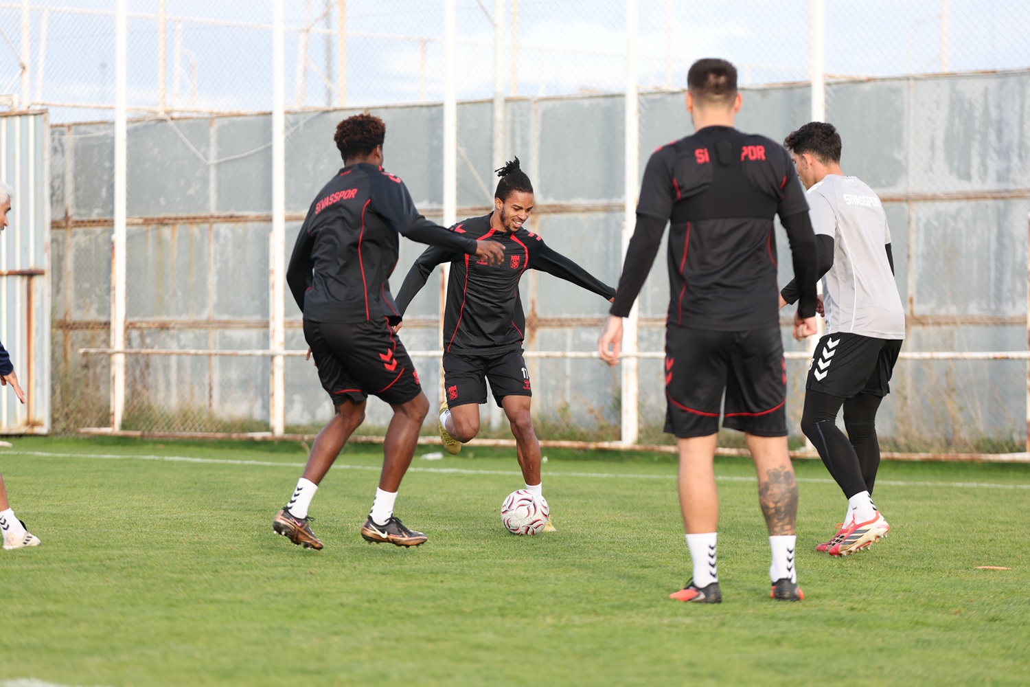 aa-20261016-42777490-42777489-sivasspor-sariyer-macina-hazir.jpg
