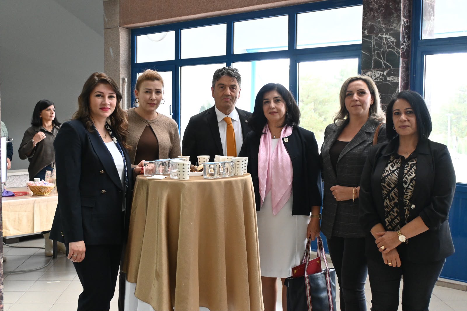 sivas-cumhuriyet-universitesinde-akademide-kadin-bulusmalari-basladi-kadinlarin-gucu-ve-ortak-akil-ayni-catida-bulustu-84109.jpg