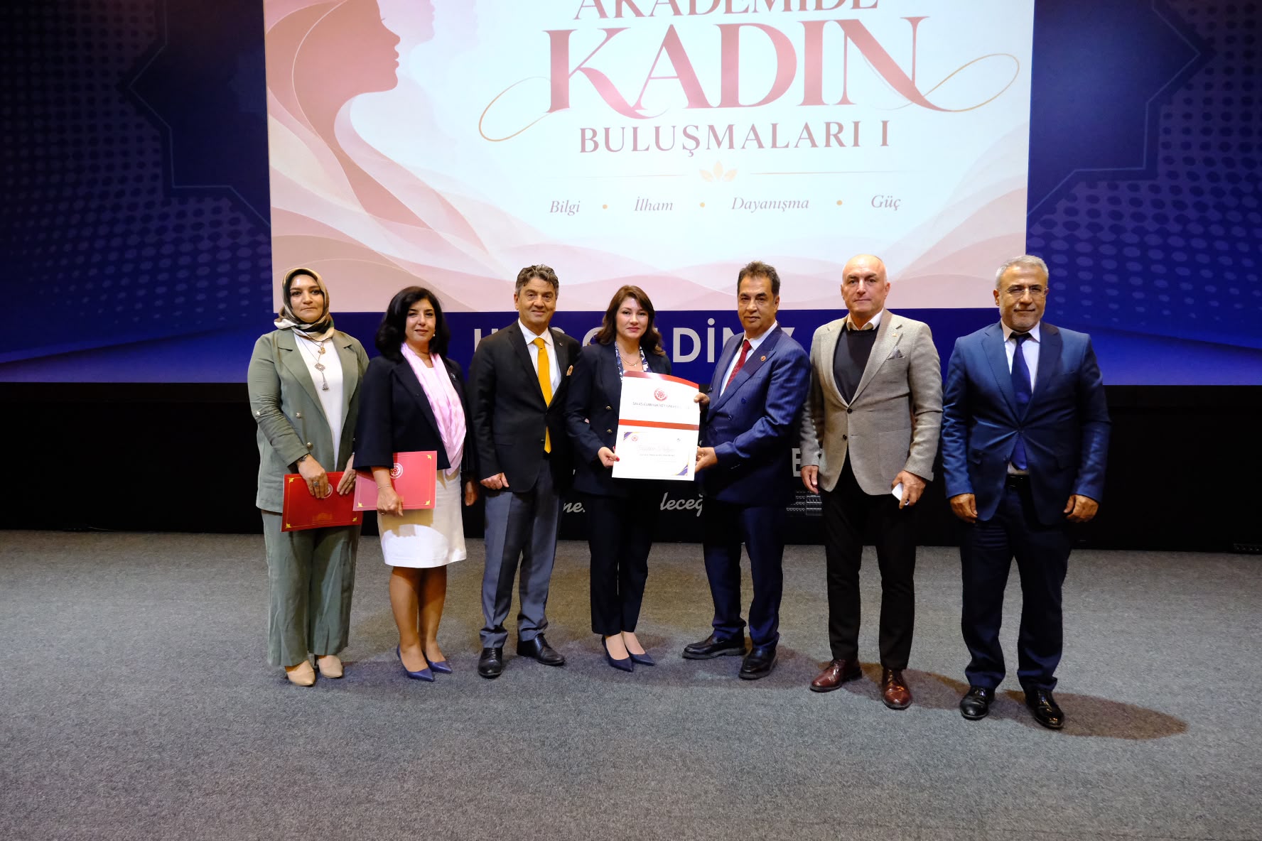 sivas-cumhuriyet-universitesinde-akademide-kadin-bulusmalari-basladi-kadinlarin-gucu-ve-ortak-akil-ayni-catida-bulustu-86024.jpg