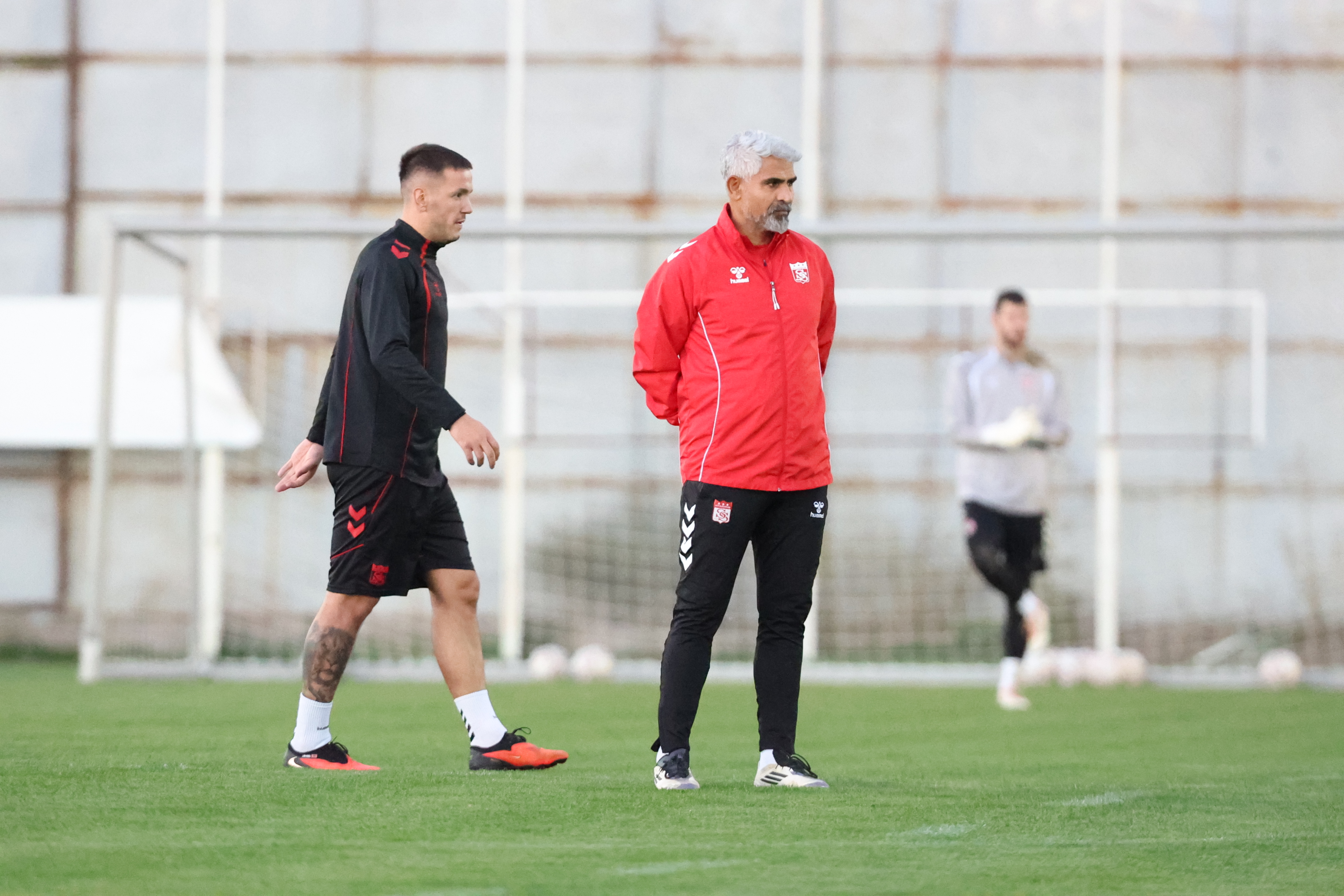 aa-20261020-42813037-42813036-sivasspor-umraniyespor-macinin-hazirliklarina-basladi.jpg