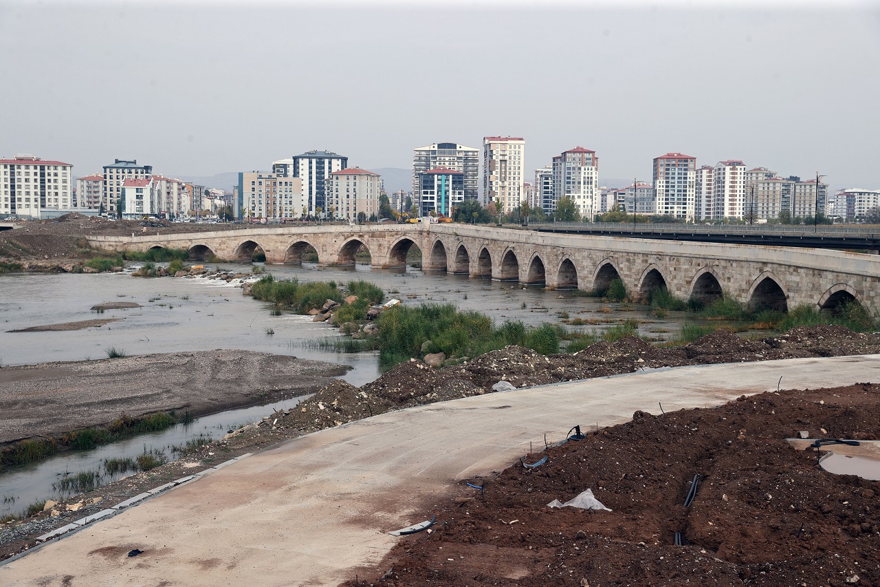 aa-20261028-42885735-42885732-turkiyenin-en-uzun-nehri-kizilirmaki-turizme-kazandiracak-proje-suruyor.jpg