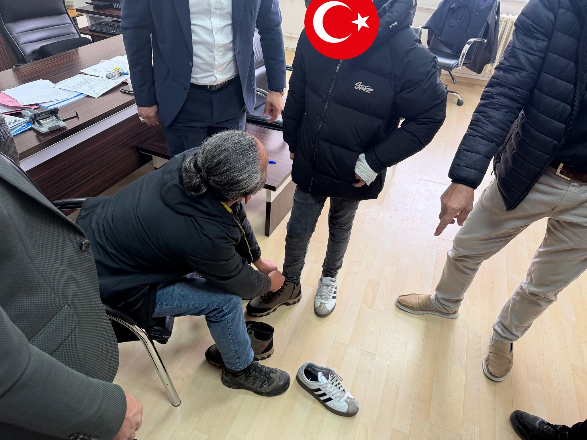 hv9-cnawqaek2ah.jpg