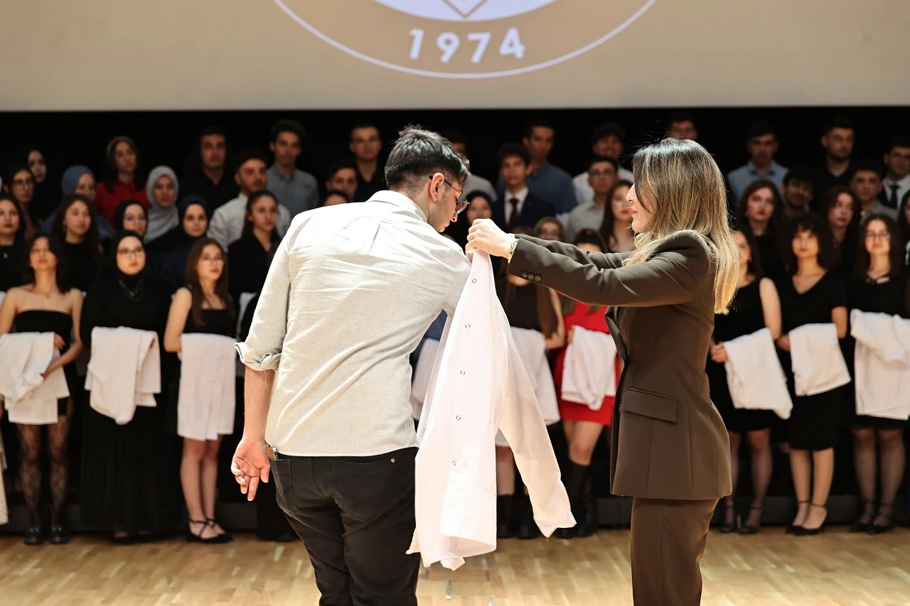 Geleceğin Doktorları Sivas'ta Önlük Giydi