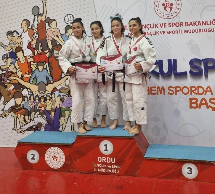 Judocular Sivas’a 5 Madalya Getirdi