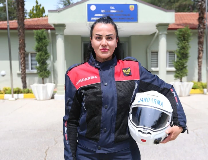 Jandarmanın Tek Kadın Motosiklet Sürücü Eğitmeni 