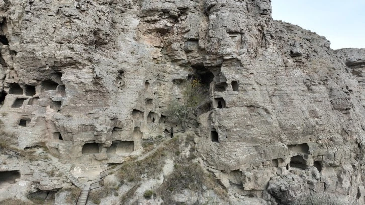 Sivas'ın Kaya Mağaraları Binlerce Yıldır Ayakta