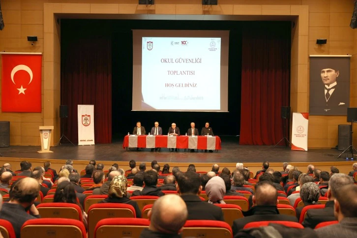Sivas'ta Okul Güvenliği Toplantısı
