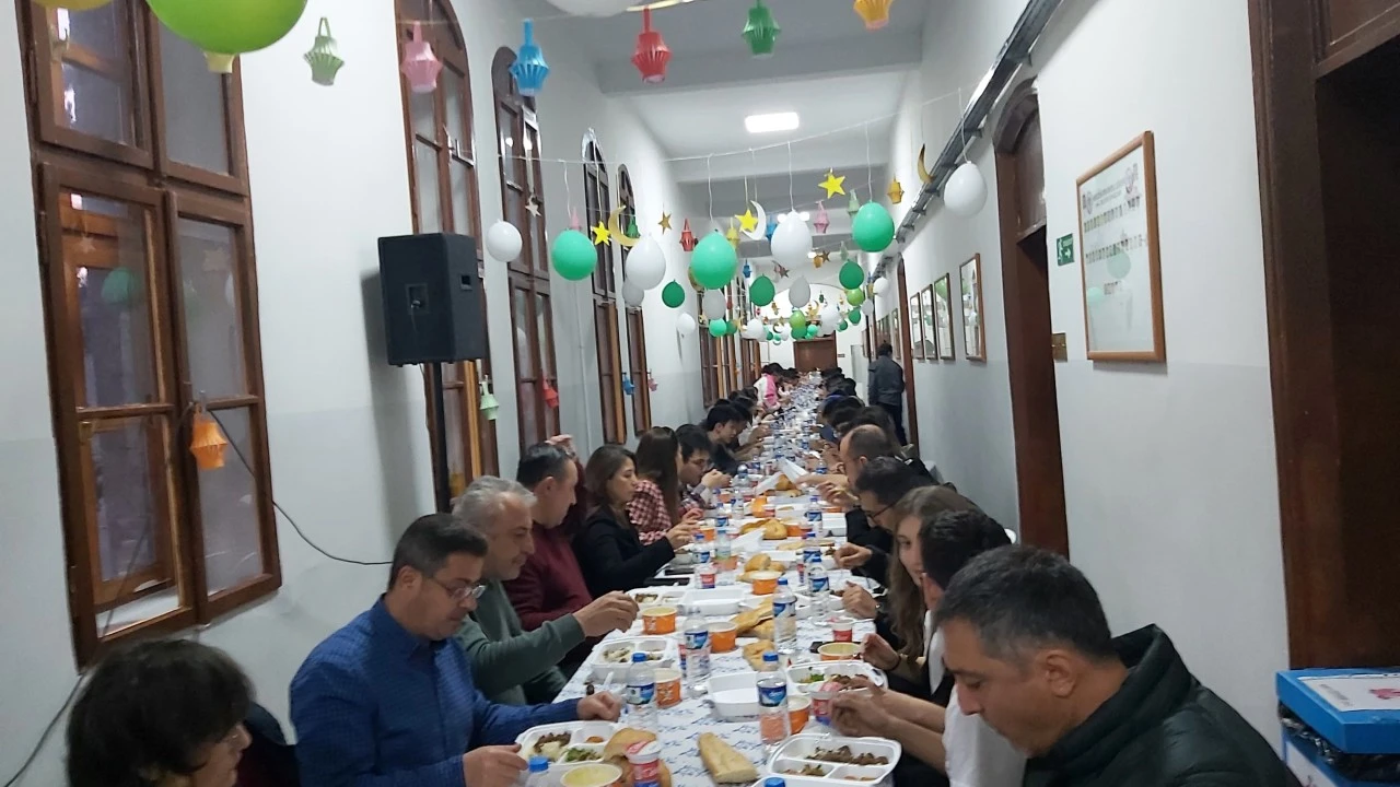 Taş Mektepte İftar Coşkusu!