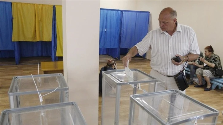 Ukrayna Savaşın Gölgesinde Seçime Gidiyor