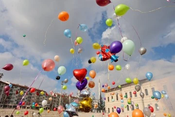 Balonlar Baybars Bebek için Uçtu