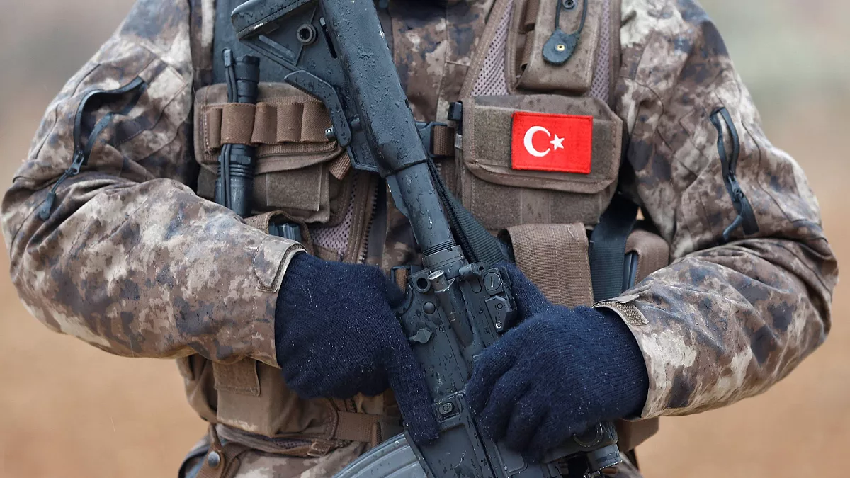 Fırat Kalkanı Bölgesinde 4 PKK/YPG'li Terörist Öldürüldü
