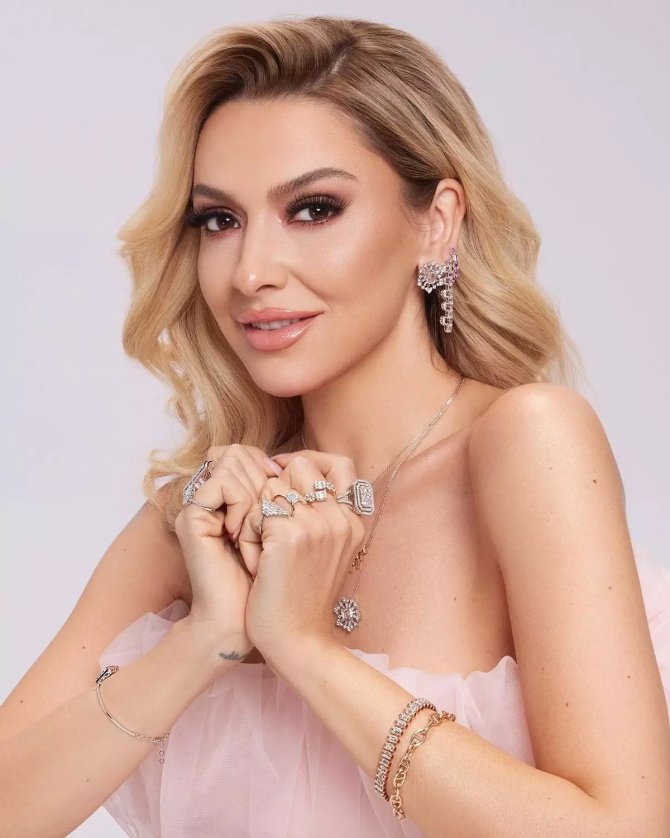 Hadise'nin Reklam Anlaşması Rekor Kırdı