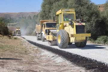 Sivas'ın Köyleri Asfalta Kavuşuyor