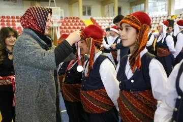Sivas'ta Halk Oyunları Rüzgarı