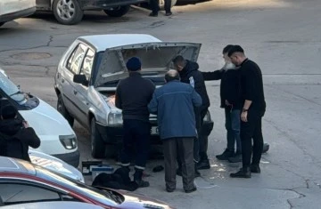 Sivas'ta Otomobil Yangınına Montlu Müdahale