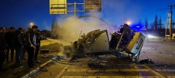 Sivas'ta Trafik Kazası - Sürücü Ağır Yaralandı