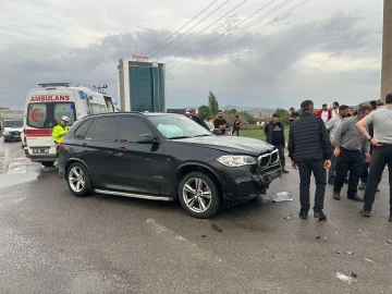 Sivas’ta Zincirleme Trafik Kazası: 3 Yaralı