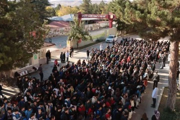Sivas'taki Okullarda Filistinliler İçin Saygı Duruşu