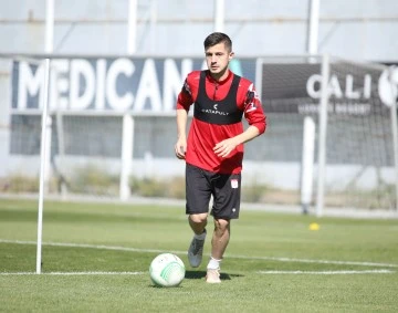 Sivasspor'da O Futbolcunun Sözleşmesi Feshedildi