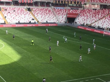 Sivasspor Farkı 2'ye Çıkardı