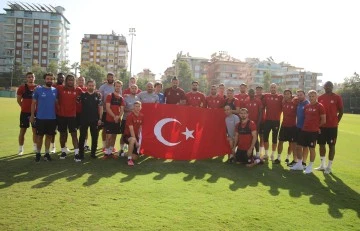 Sivasspor Türk bayrağı açtı