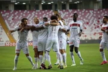 Sivasspor  Zirvede!