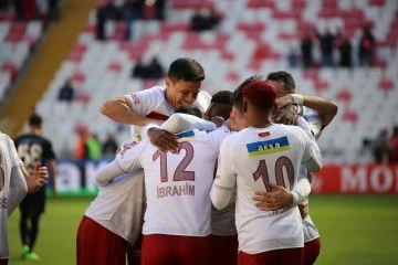Sivasspor, Zorlu Adana Virajında