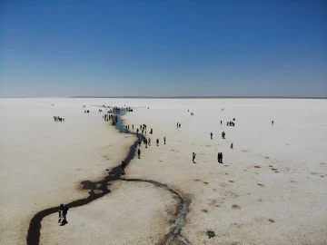 Tuz Gölü Sahilleri Aratmıyor