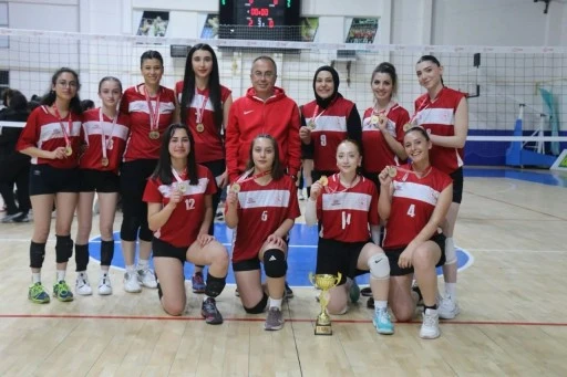 Voleybolda Gençlikspor Şampiyon Oldu