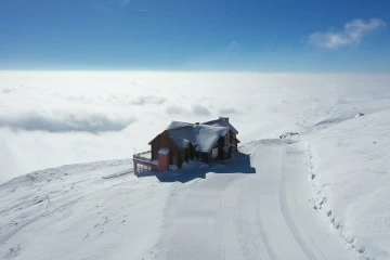 Yıldız Dağı’nda Bulutların Üzerinde Kayak