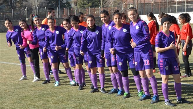 Kadınlar Futbolda 2. Lig  YOLCULUĞU BAŞLIYOR