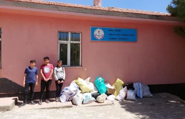 Öğrenciler 850 kilo atık malzeme topladı